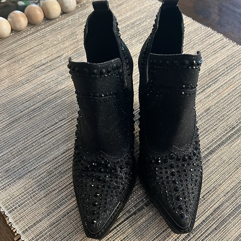 Gianni Bini Black Ankle Boots with Studded Detail - Picture 4 of 6